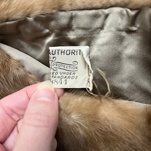 Vintage Real Fur Stole with Pockets - Picture 8 of 8